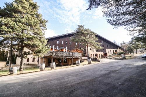 Montclar Hôtel | Domaine de l'Adoux