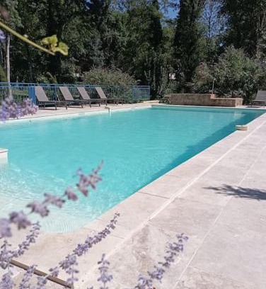 Le Bugue Appartement | Domaine de La Barde apartments in the old walnut mill and forge