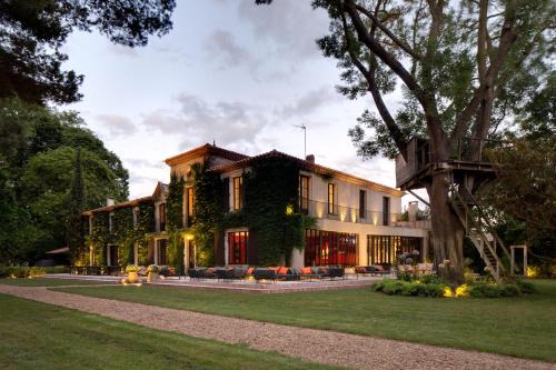 Carcassonne Maison | Domaine de la JASSO, Demeure de grand luxe au pied de la Cité de Carcassonne, piscines et parc animalier