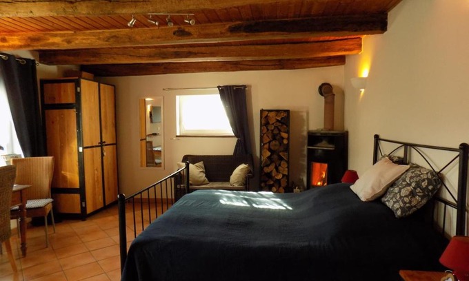 Vitrey-sur-Mance Appartement | Domaine de la Mance - Maisonnette avec cheminée