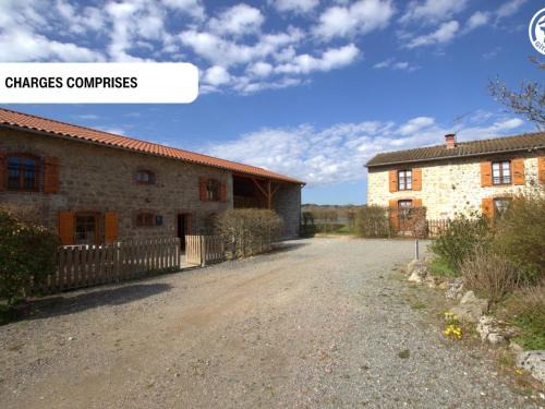 Les Salles Maison | Domaine de la Plagnette - Gîtes pour 15 pers, Terrasse et Animaux admis - FR-1-496-368