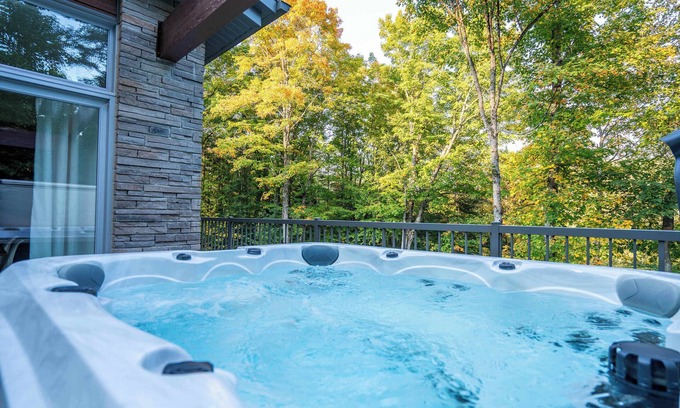 Sainte-Beatrix Maison | Domaine de la Seigneurie | Spa, Rivière et Confort