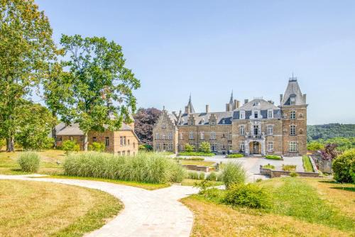 Maillen Hôtel | Domaine de Ronchinne - Château et Ecuries