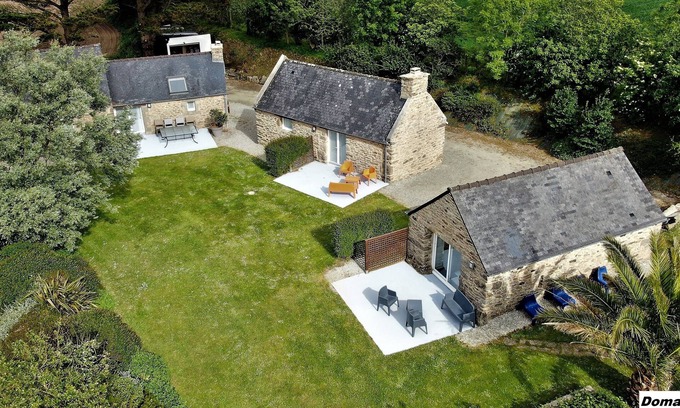 Plouguin Cottage | Domaine des Abers***piscine couverte et chauffée proche bord de mer.