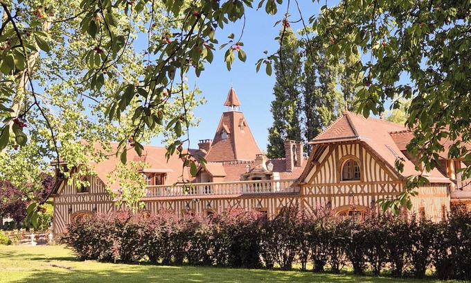 Toutainville Maison | Domaine des Déesses, Séjours, Fêtes, Séminaires, Bain Nordique, Sauna, 60 Couch