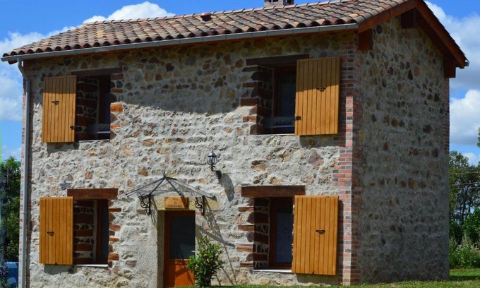 Chateldon Maison | Domaine des Terres du Milieu/Gîte de cul de sac