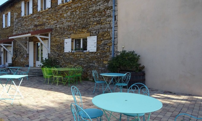 Beaujolais Pierres Dorees Cottage | Domaine des Vignes d'Hôtes Gite de groupe, famille et événements