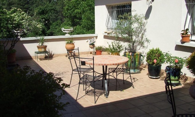 Ailhon Lit Et Petit-Déjeuner | Domaine du Planas AILHON ARDECHE