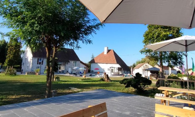 Saint-Symphorien-sur-Saone Appartement | Domaine Ravy-Orchidée