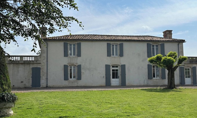 Champagne-les-Marais Maison | Domaine "LE LOGIS DE L'OIE" avec piscine dans un parc clos de murs en pierre