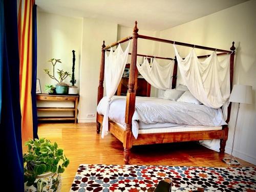 Egreville Maison | Domaine Poule Noire exclusif