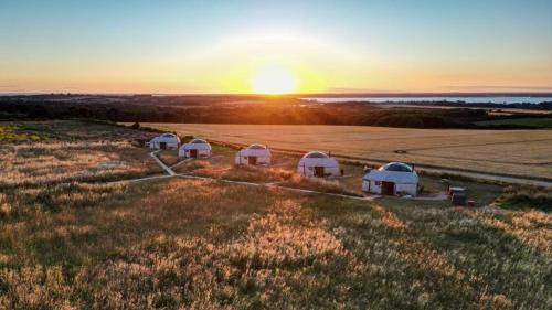 Yarmouth Appartement | Dome Meadow 1 with Log Burning Tub At Tapnell Farm