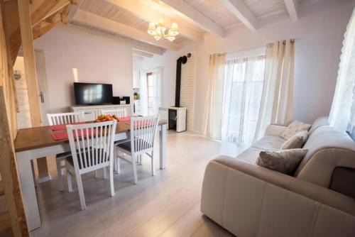 Kolczyglowy Maison | Domek A 145 Miód Malina- Kaszubska Ostoja