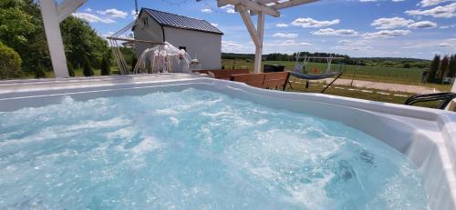 gmina Łeczyce Appartement | Domek Maryja z prywatnym duzym jacuzzi i sauna Przystan pod niebem