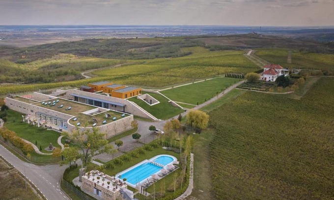 Dragasani Maison | Domeniul Vila Dobrusa - Crama AVINCIS
