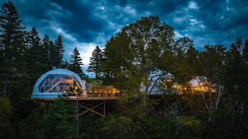 Perce Autre | Domes Rocher Percé at Domaine Renard