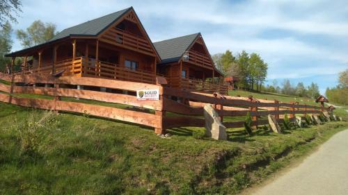 Lekawica Maison | Domki Pod Biegunem, Wioska Smerfów oraz Wzgórze Gargamela