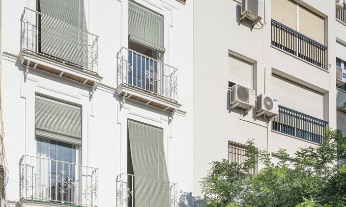 Doctor Barraquer-Grupo Renfe-Policlinico Appartement | Don Fadrique Apartments by Olala Homes
