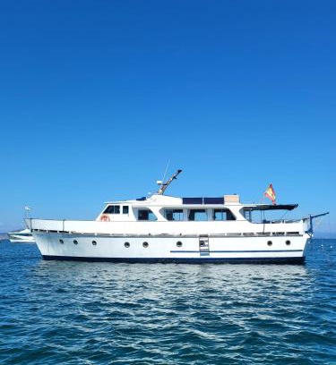 Vigo Location De Bateaux | Don Maximo Yacht Hotel