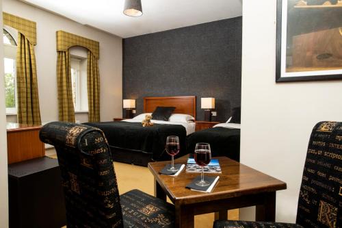 Lecemy Maison | Donegal Manor