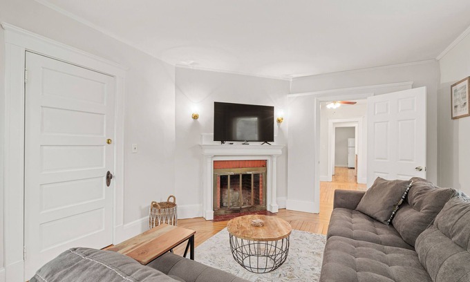 Salem Appartement | 2 bedroom close to downtown by the bay