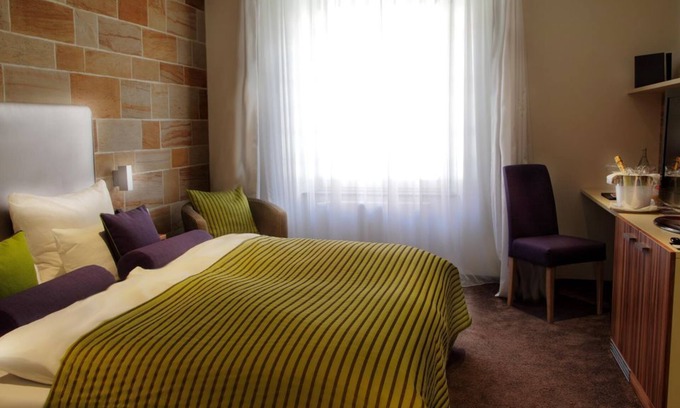 Bad Bergzabern Maison | Doppelzimmer, Dusche Oder Bad, WC - Schlosshotel Bergzaberner Hof