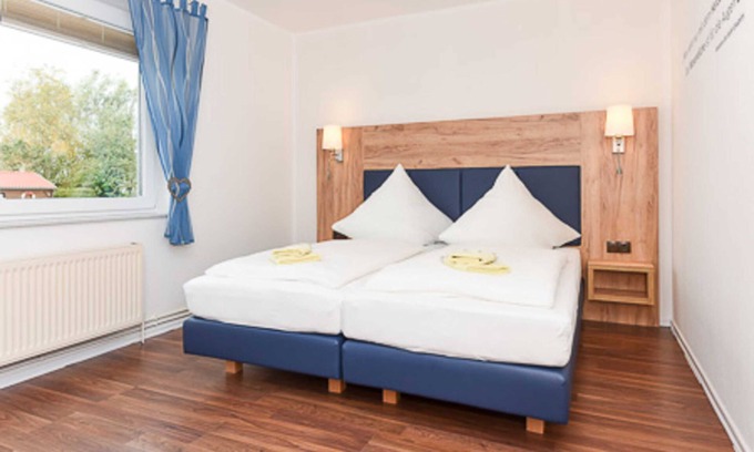 Altharlingersiel Maison | Doppelzimmer H - Huus An't Deep in Altharlingersiel