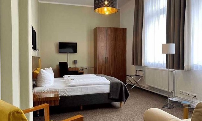 Guestrow Maison | Doppelzimmer Komfort - Hotel am Schlosspark +