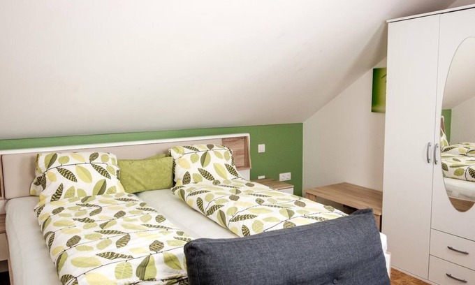 Unterlamm Appartement | Doppelzimmer mit Dusche, WC - Gästehaus Ranftl Unterlamm