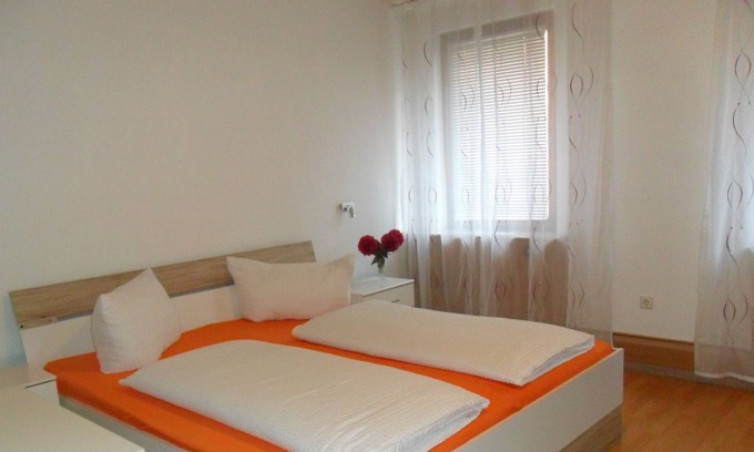 Seebach Appartement | Doppelzimmer mit Dusche und WC
