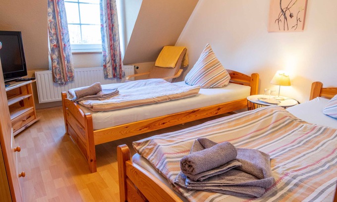 Prohn Appartement | Doppelzimmer - Pension Zur Kurve