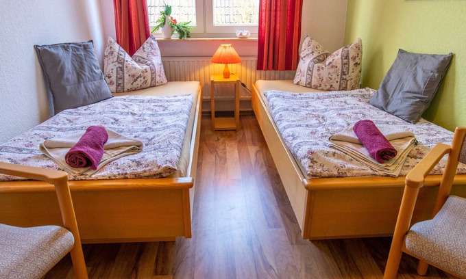 Prohn Appartement | Doppelzimmer - Pension Zur Kurve