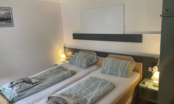 Stall Lit Et Petit-Déjeuner | Doppelzimmer Stieflberg mit Dusche Toilette und Frühstück