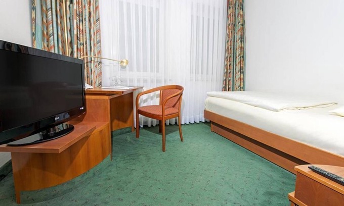 Dresden Maison | DORMERO Junior Suite, Early Booking 1 - DORMERO Hotel Dresden Airport