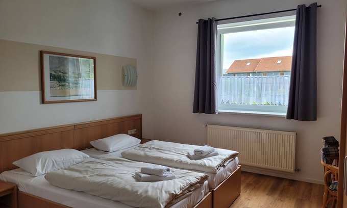 Parow Appartement | Double / 2-bed room 13 / No. 15 - Guesthouse Am Schloss