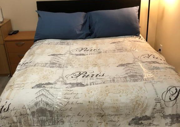 Chilliwack Proper Village West Maison | Double bed Room with separate entrance & shower