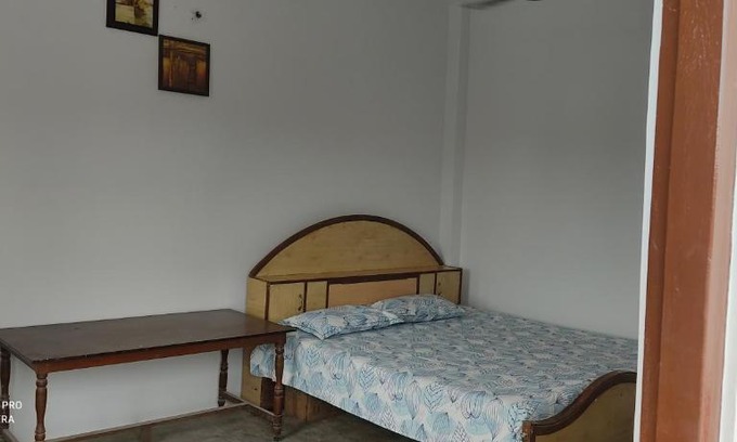 Gorakhpur Maison | Double Bedroom in Homestay