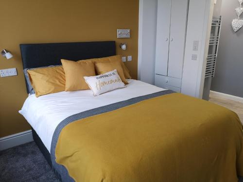 Kirkcaldy Appartement | Double Ensuite Bedroom near Edinburgh