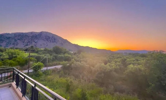 Grand Blanc Maison | Double room with balcony and mountain view