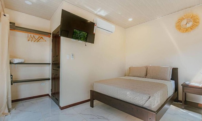 Canton Quepos Appartement | Double room 1 with jungle view