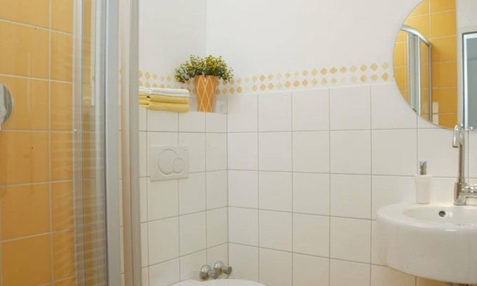 Manderscheid Cottage | Chambre double 5 douche / WC - Pension Haus Sonneck