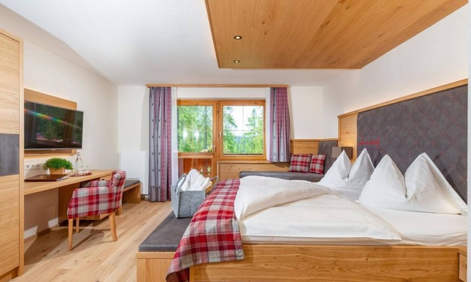 Ramsau am Dachstein Maison | Double room deluxe, shower, WC, FR, short - Hotel Lindenhof