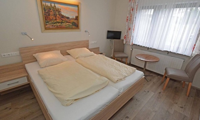 Waldbockelheim Maison | Double room B, shower/WC, 1 bedroom - Weinhaus Hehner-Kiltz