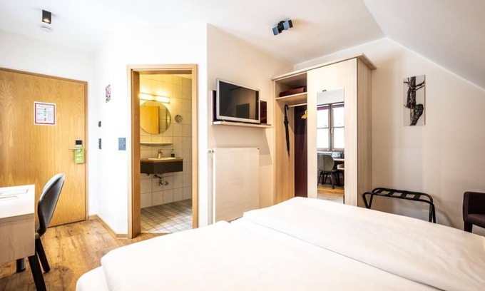 Ockfen Maison | Chambre double standard côté cour avec douche / WC - Weinhotel Klostermühle