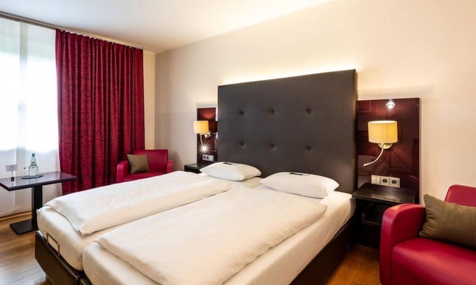 Ockfen Maison | Chambre double confort côté rivière, douche / WC - Weinhotel Klostermühle