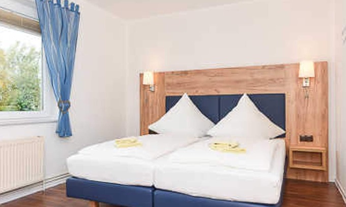 Altharlingersiel Maison | Double room E - Huus an't Deep in Altharlingersiel