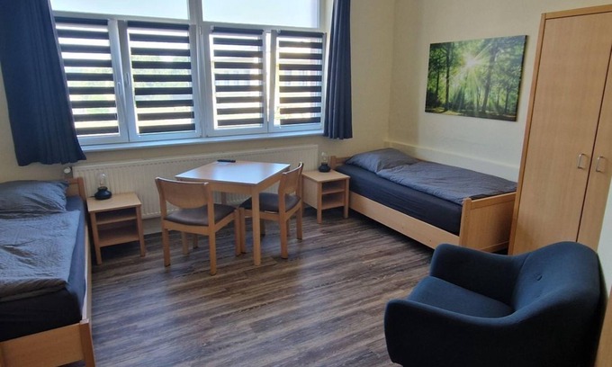 Bad Duerrenberg Maison | Double room Ellerbach - Guesthouse Heinrich Heine Schule