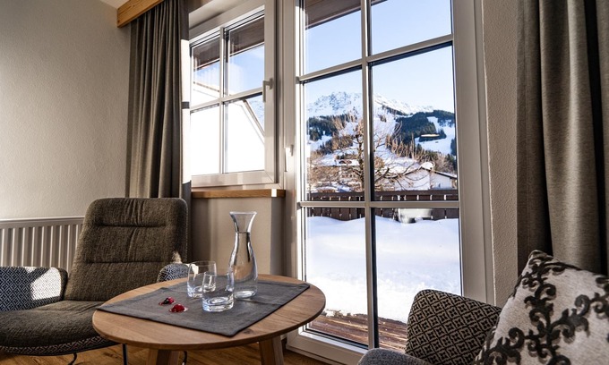Oberjoch Maison | Double room Enzian - Hotel-Alpengasthof Löwen