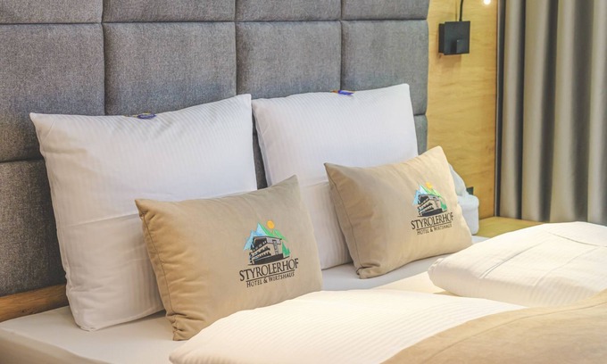 Steeg Maison | Double room Enzian - Hotel Styrolerhof KG