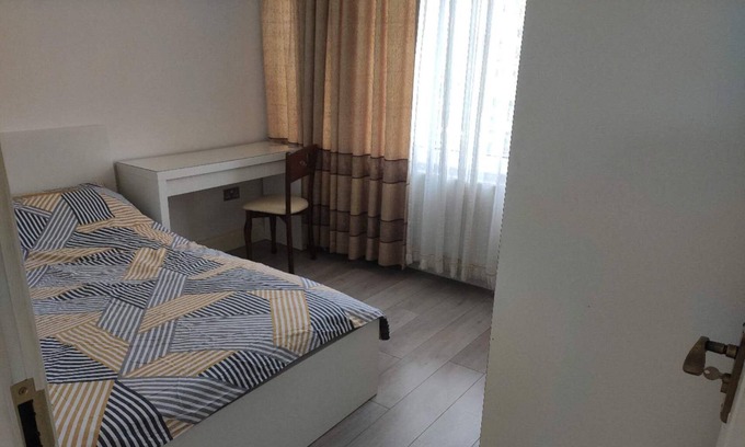 Larkswood Maison | Double room for rent. Spacious room with a double bed.